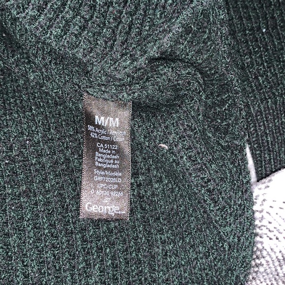 Medium forest green turtleneck - Picture 4 of 4